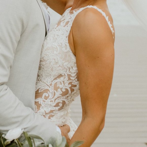 Essence Of Australia Wedding Dress D2548 Size 8 - Picture 4 of 5